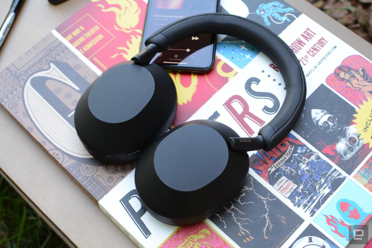 Sony’s WH-1000XM5 ANC headphones fall back to $328 in early Black